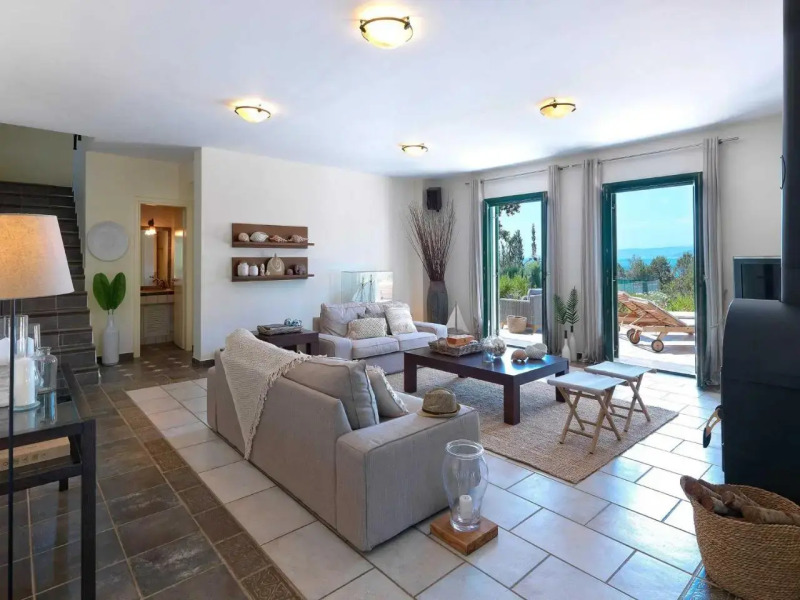 Luxury Beachfront Villa With Tennis Court