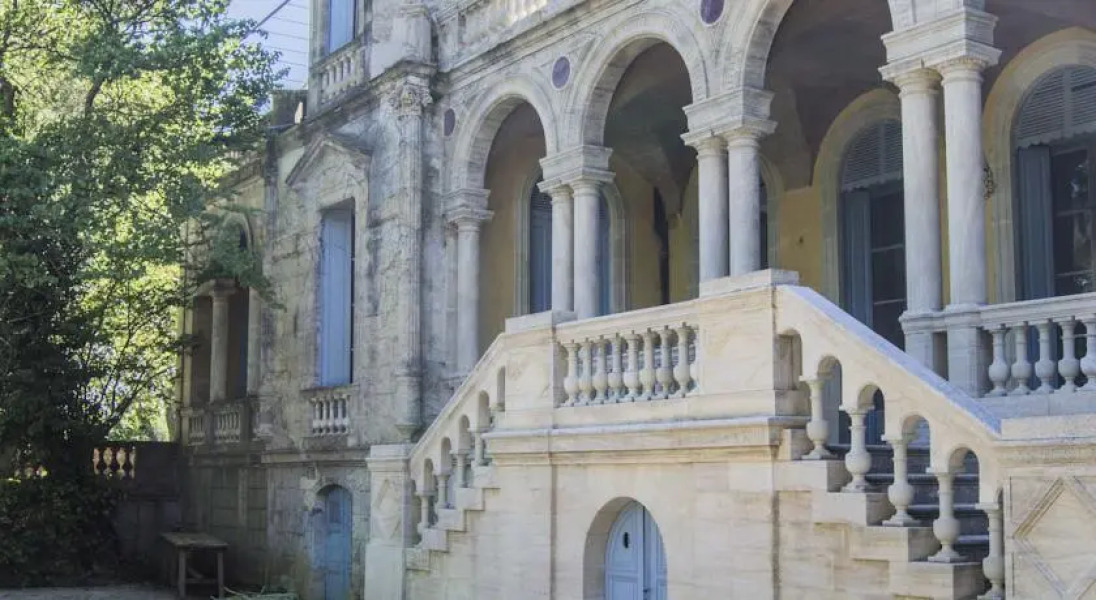 Chateau Sainte Cecile