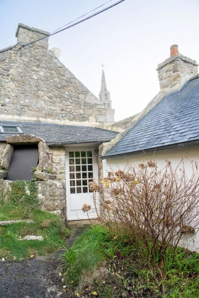 Small Cocoon for 2 by the sea