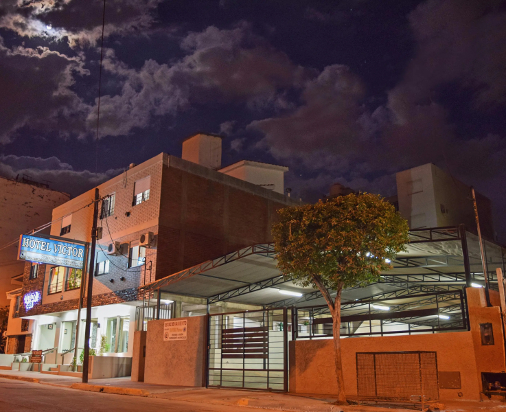Victor Hotel