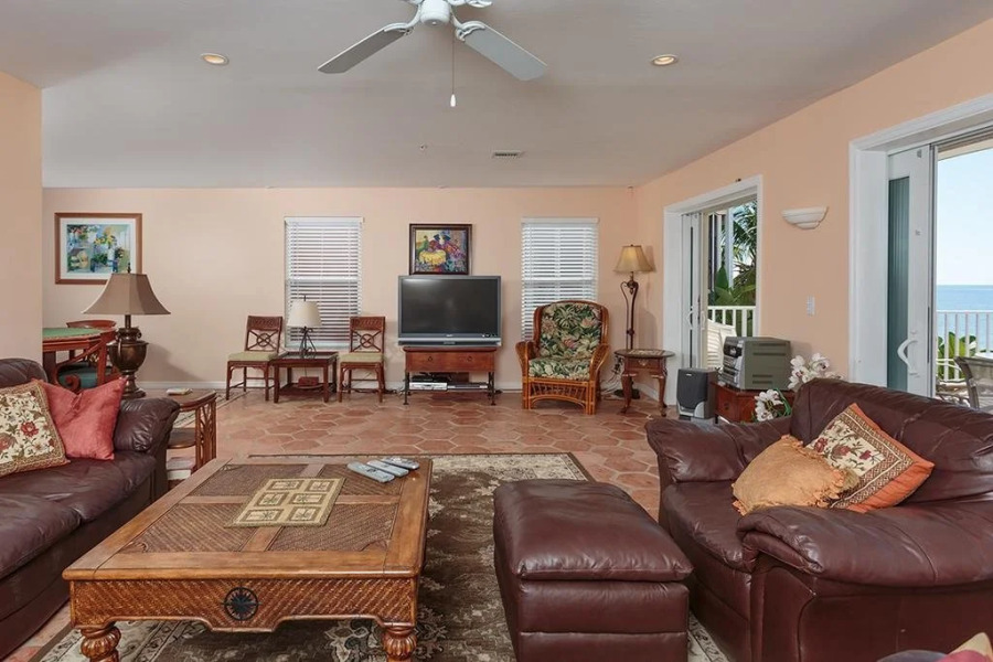 Brightmore Gulf Front 5 Br home by RedAwning