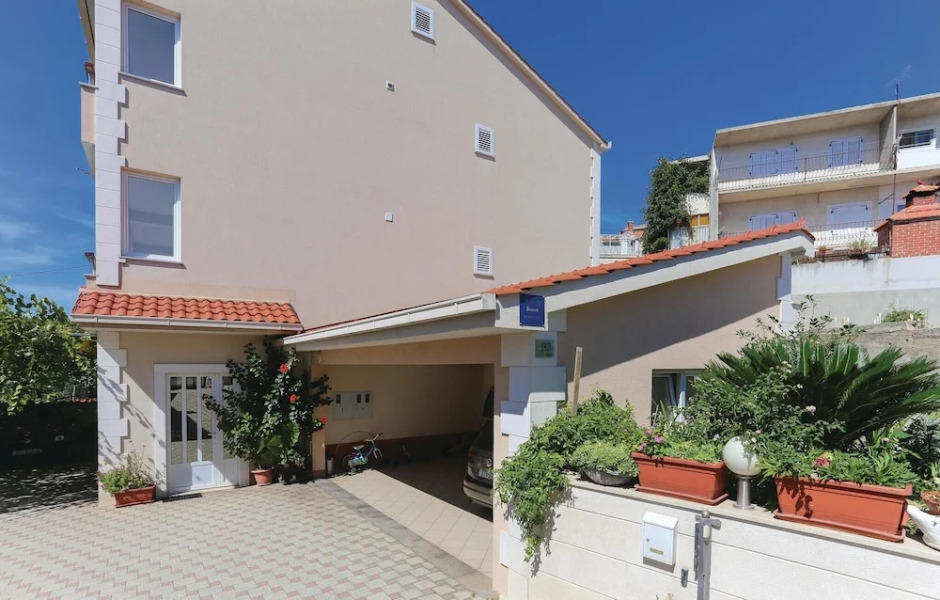 Beautiful Home in Krilo Jesenice With Wifi and 3 Bedrooms