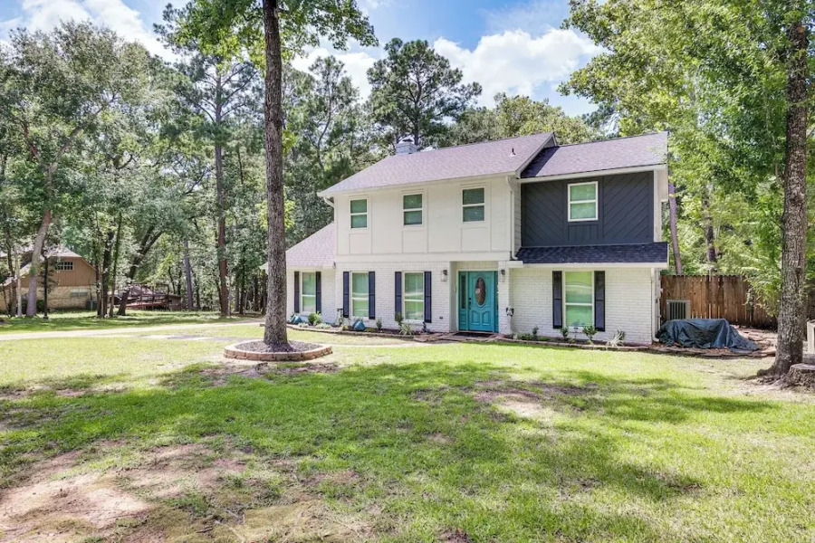 Quiet Texas Vacation Rental ~ 5 Mi to Lake Conroe!