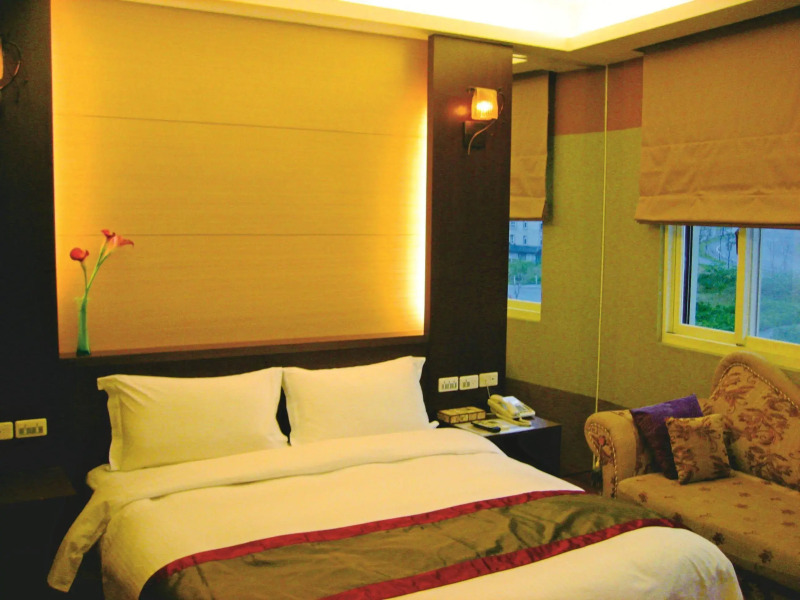 Host-On Exquisite Hotspring Hotel