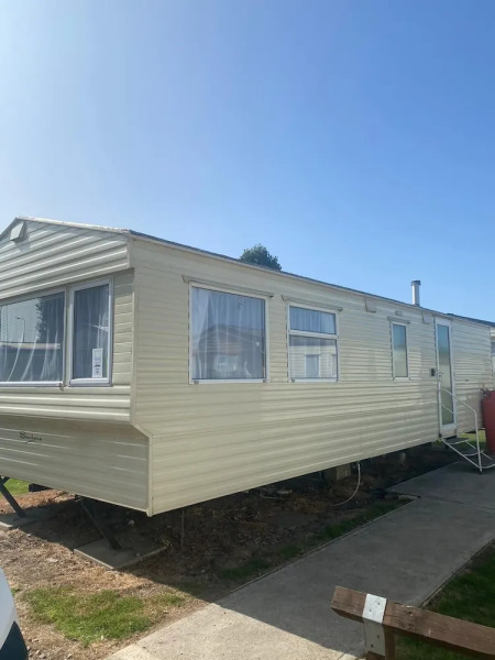 Stunning 2-Bed Sleeps 6 Caravan in Felixstow