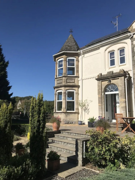 Holywell House B & B