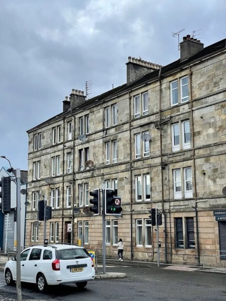 1-bed Apartment Next to Paisley Gilmour Station!