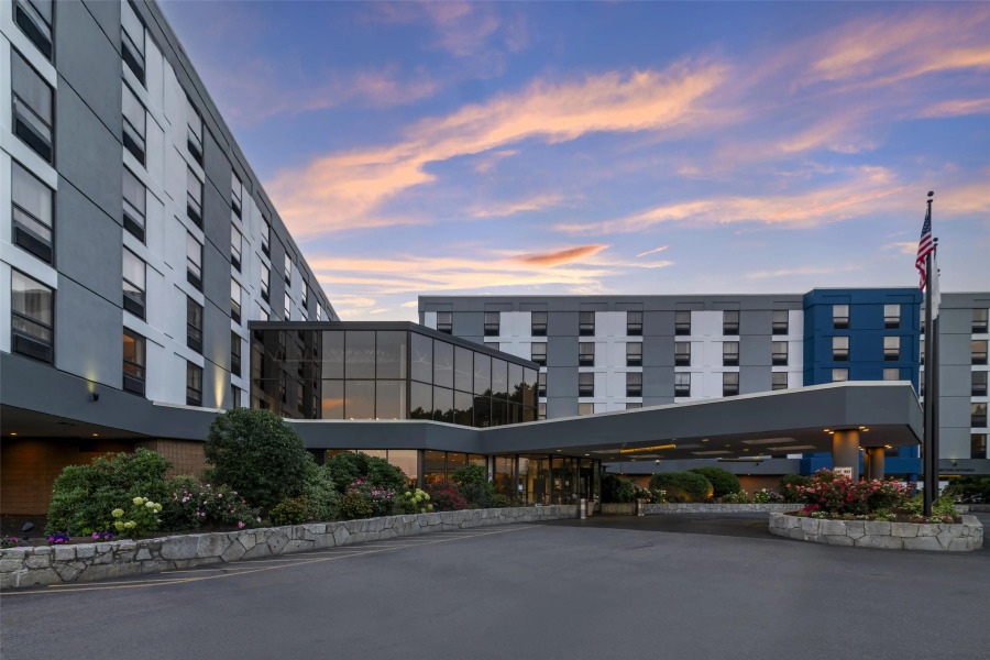 Best Western Royal Plaza Hotel & Trade Center