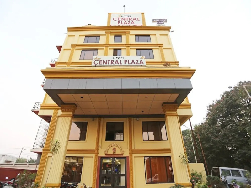 OYO 22040 Hotel Central Plaza