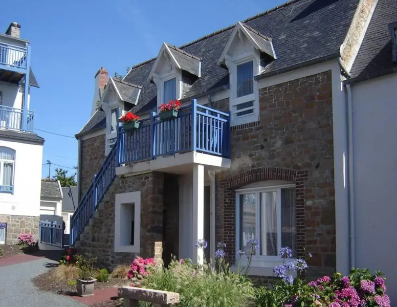 Apartment in Tregastel Near the Beach