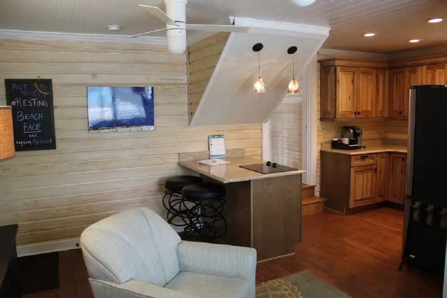 6West Beach Cottages