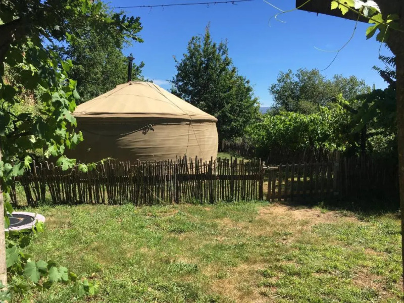 Star Gazing Luxury Yurt with RIVER VIEWS, off grid eco living