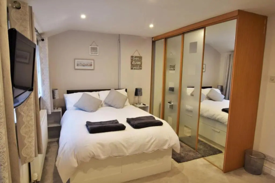 Mikes at Menai - Stylish & Spacious 3 bed house in Menai Bridge.