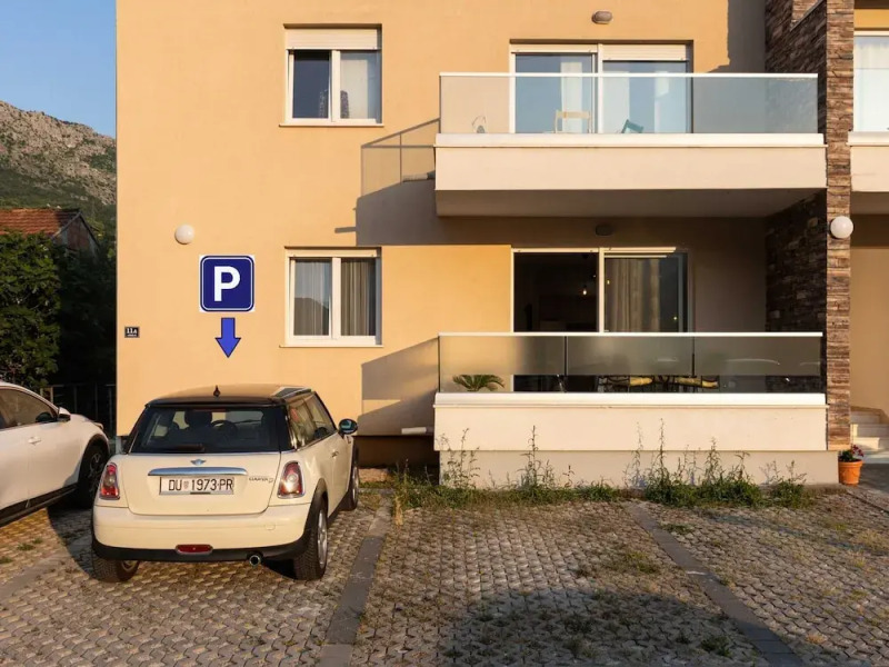 Apartment Why Not - Two Bedroom Apartment With Balcony