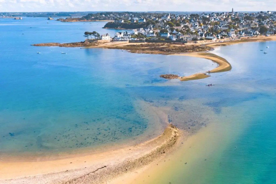 carantec 4 stars villa with jacuzzi and garden for 8 persons