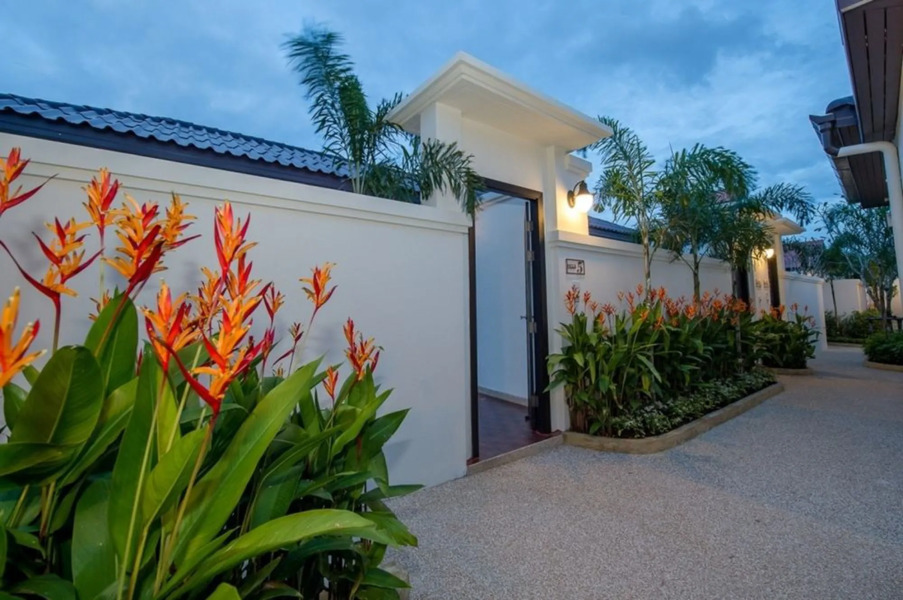 Вилла Anchan Private Pool Villas