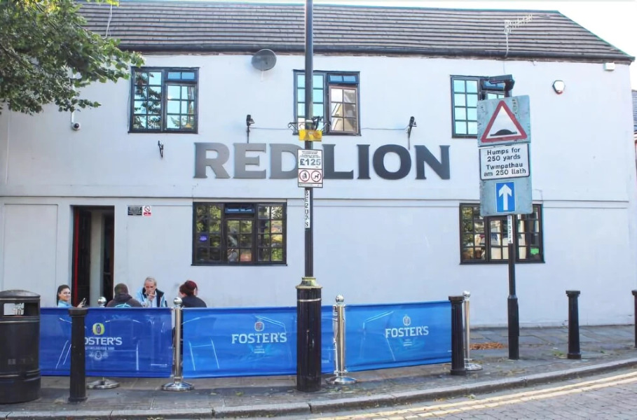 Ye Olde Red Lion Hotel