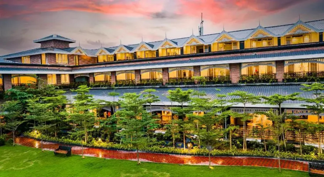 Mayfair Oasis Resort & Convention