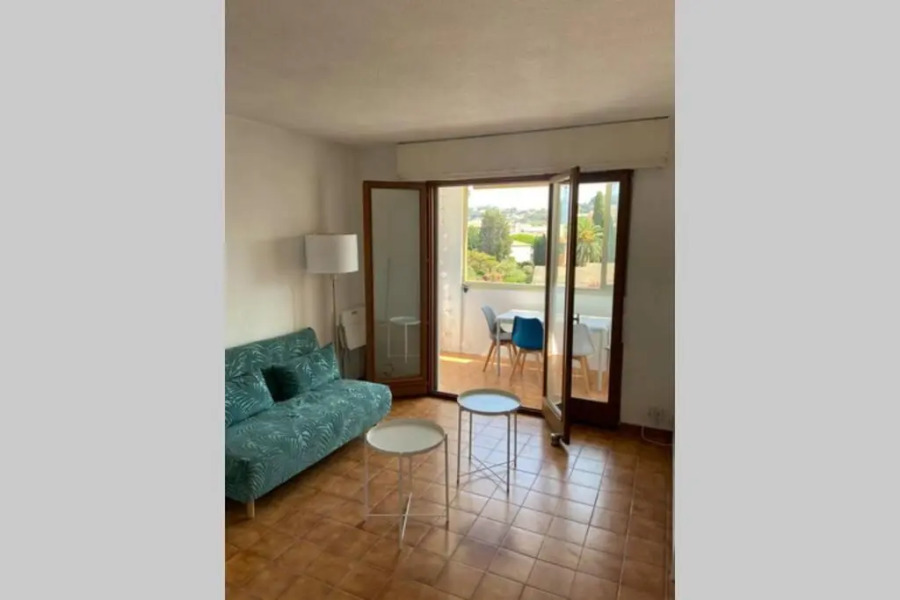 T2- 2adultes/2enfants centre-ville, proche plages