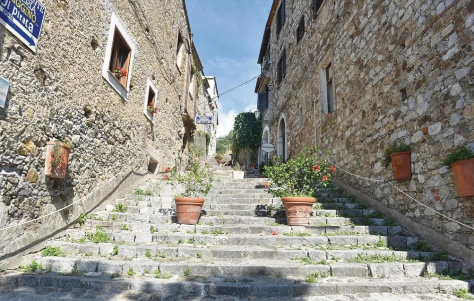 Beautiful Home in S. Giovanni a Piro SA With 3 Bedrooms, Wifi and Outdoor Swimming Pool