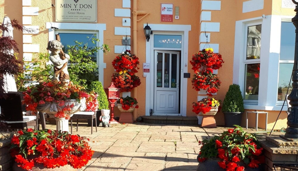 Min Y Don Guest House