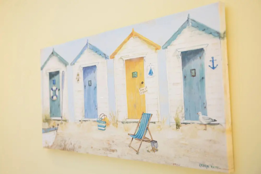 3- Bed - Sleeps 6 - Dogs Welcome & Free Parking