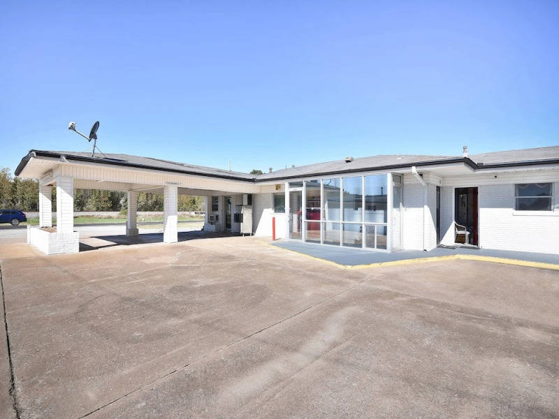 OYO Hotel McAlestar OK S Main St