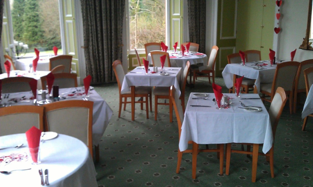 OYO Kirkconnel Hall Hotel