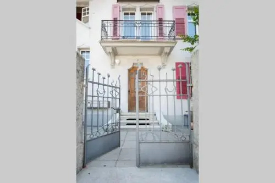 2 Zimmer in Jugendstilwohnung mit Garten (1-6 P.)