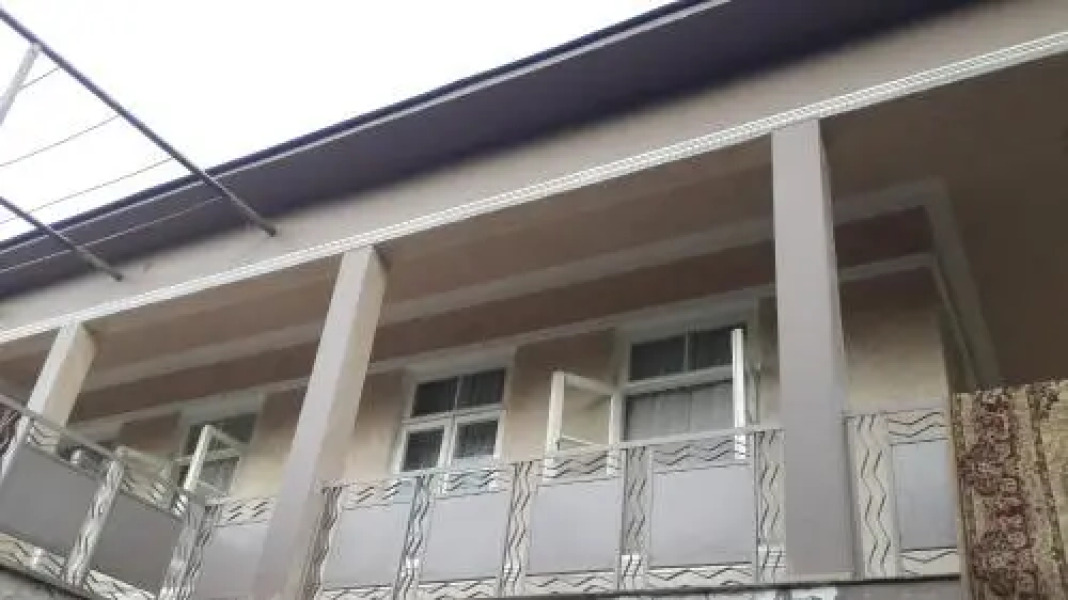 Tsinsvla 114 Guest House