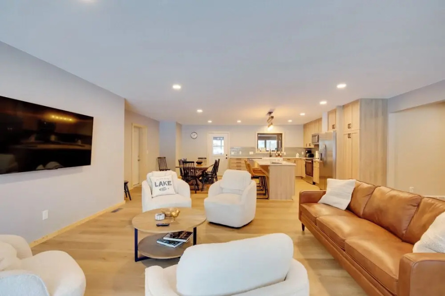 Outdoor Wet Bar: Spacious Eagle River Retreat!