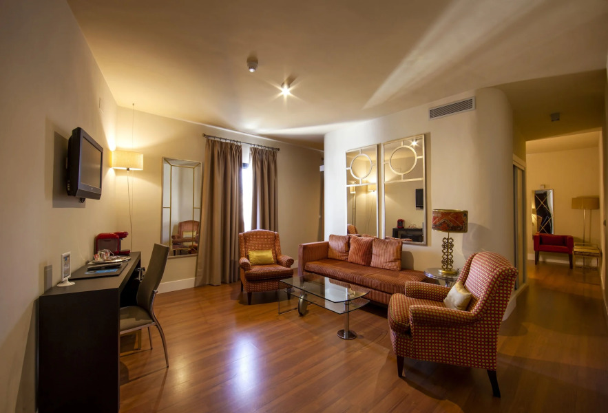 Hotel YIT El Postigo