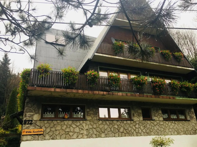 Willa Karolinka Stróża