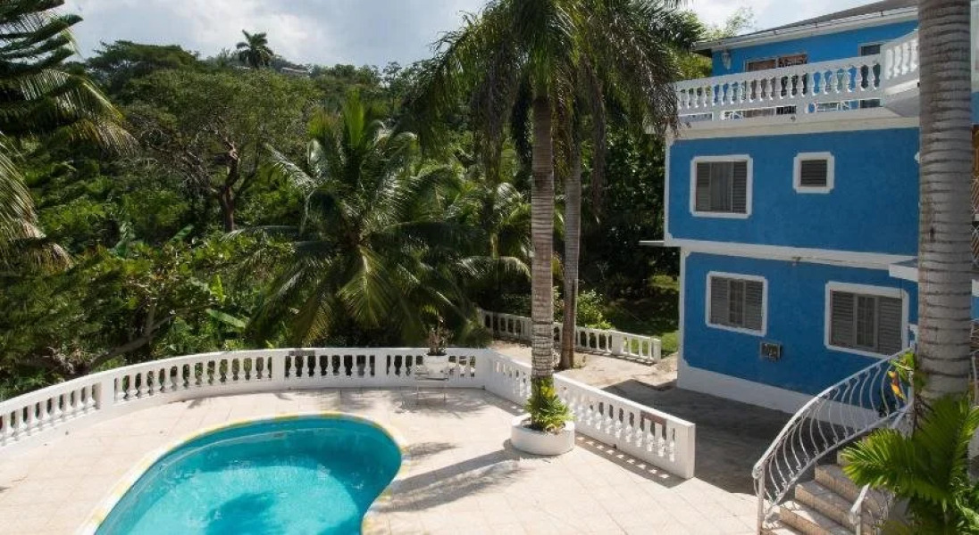 Chateau Margarite Bed and Breakfast