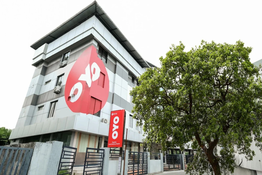 OYO Flagship 240 Southern Railway Station