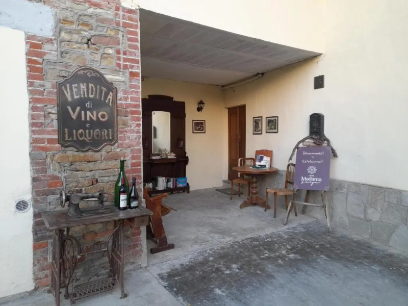 Madama Langa Country House con piscina nelle vigne