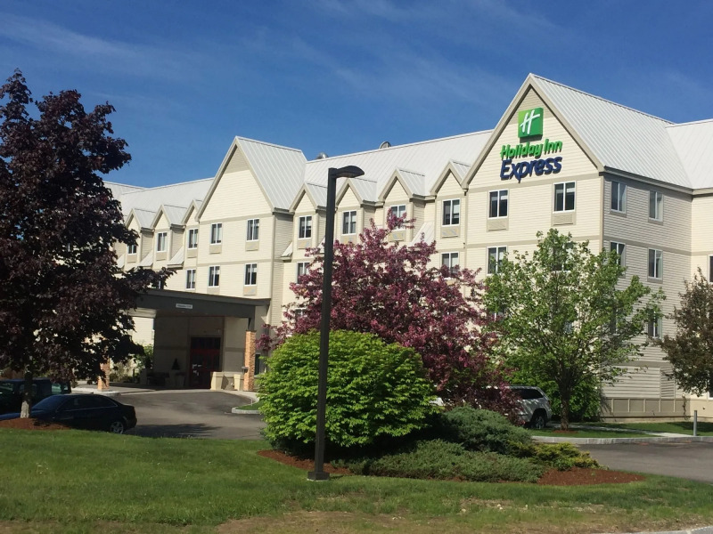 Holiday Inn Express & Suites Lincoln East - White Mountains by IHG