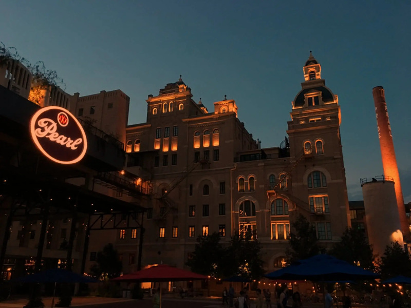 BIG Studio Near Downtown With All Amenities