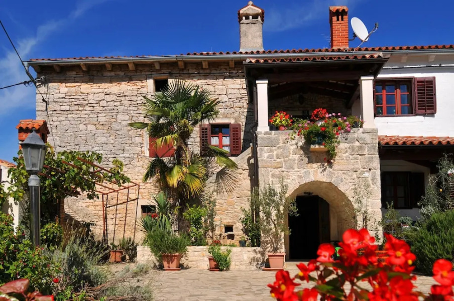 Appartment House Peresiji