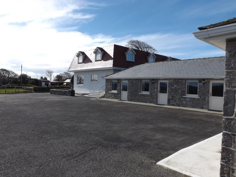 The Red Cottage & Stables