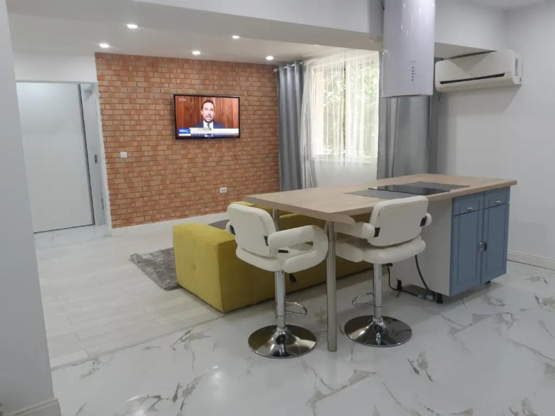 Apartament central, parcare gratuita .