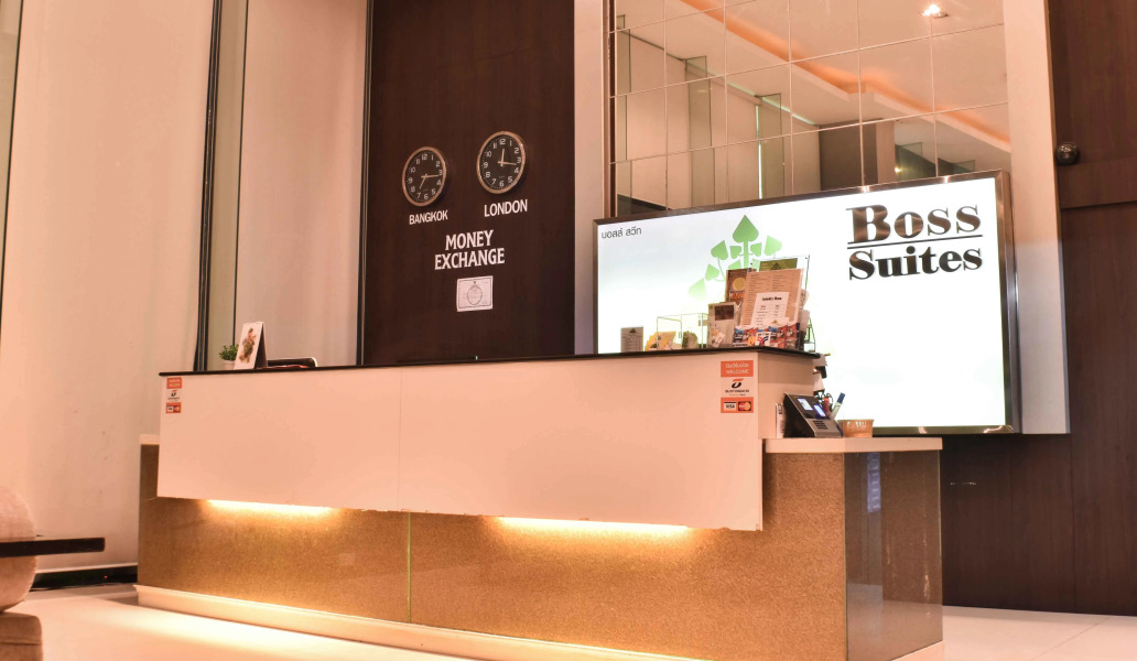 Boss Suites Nana Hotel