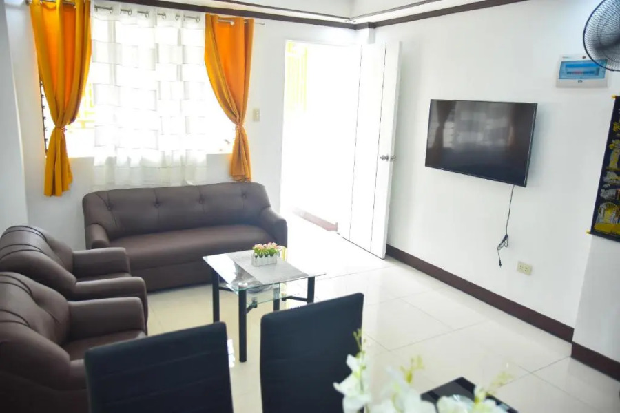 Furnished House in Calapan City Subdivision near ROBINSON/XENTRO Mall