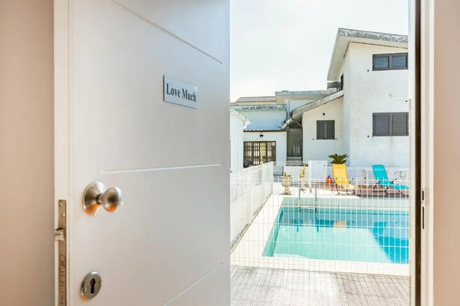 Live, Laugh, Love Beach Guest Home