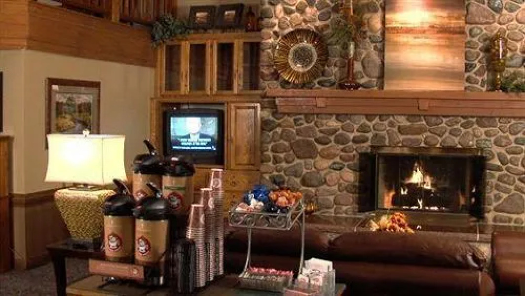 AmericInn Lodge & Suites Green Bay West