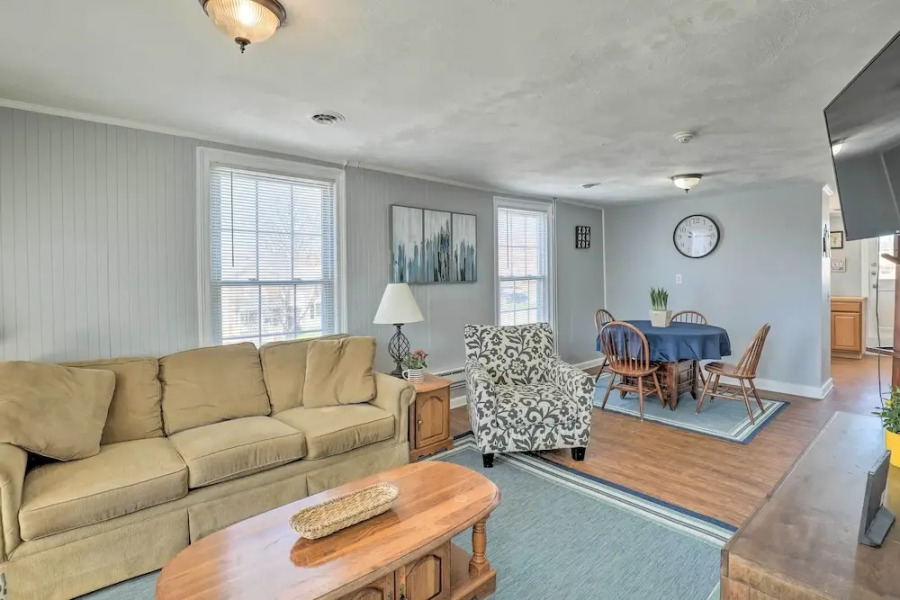 Downtown Canandaigua Apt: 1 Mi to Lake & Pier!