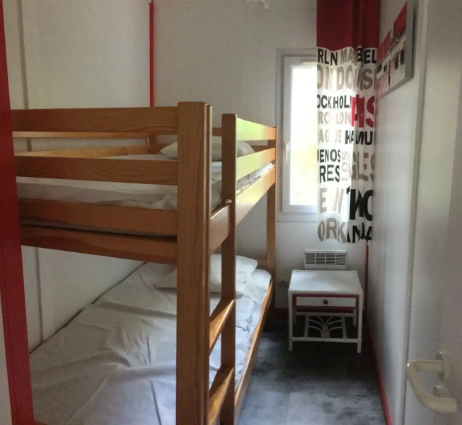 Chalet Orange Naturiste la Jenny