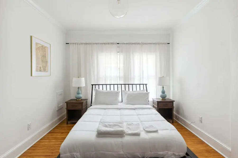 Downtown Delight: Cozy & Pet-friendly Retreat 3 Bedroom Home by RedAwning