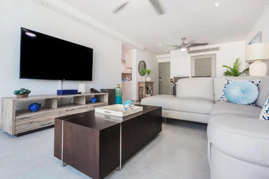 ESJ Towers Máre St Clair by Chana