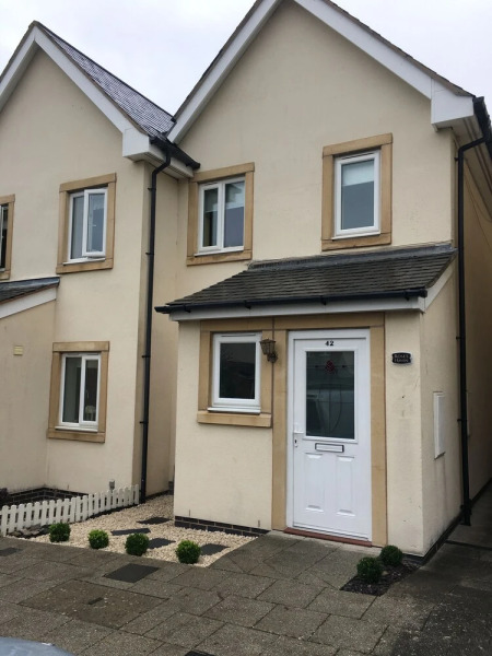 Impeccable Modern Two Bed House in Colwyn Bay